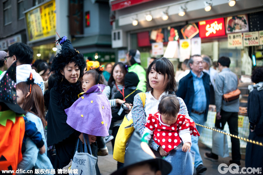 Kichijoji吉祥寺是东京西北郊的一个生活中心，它的位置大概相当于北京的五环。在吉祥寺生活中心这里，有的是连锁商场和专卖店，而且规模都很大。闲暇的时候，逛一逛吉祥寺附近的小店，也是很不错的。 