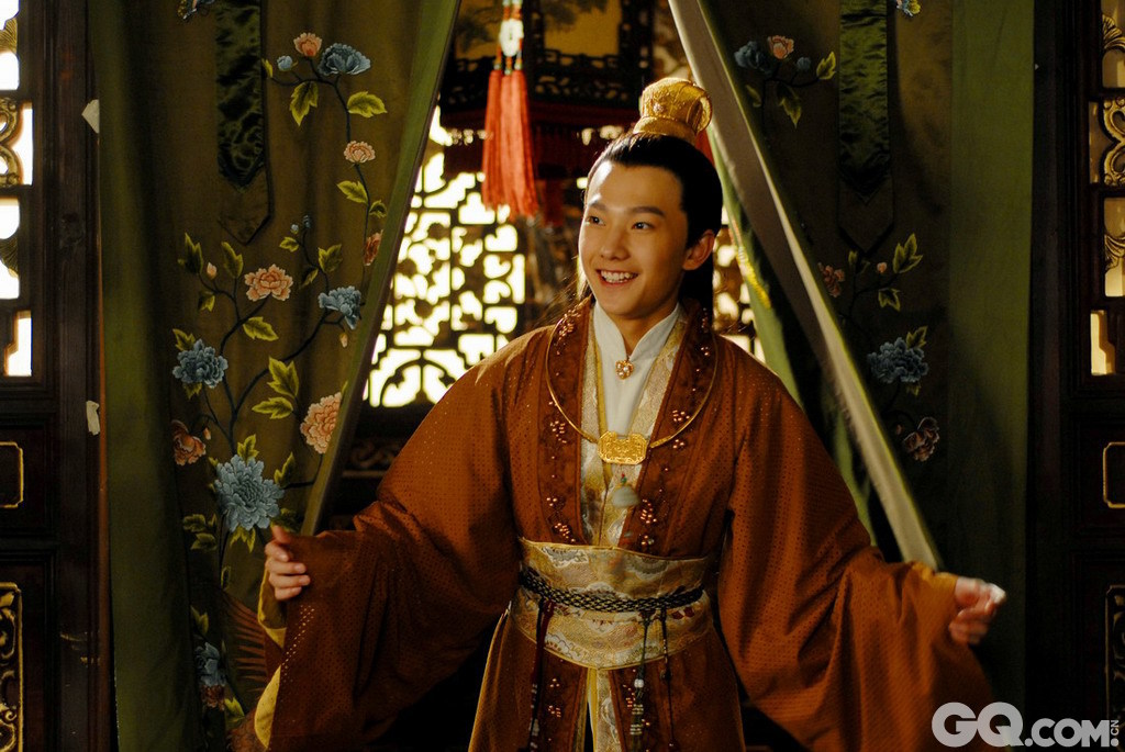 2008年，杨洋饰演新版《红楼梦》里的贾宝玉备受关注。