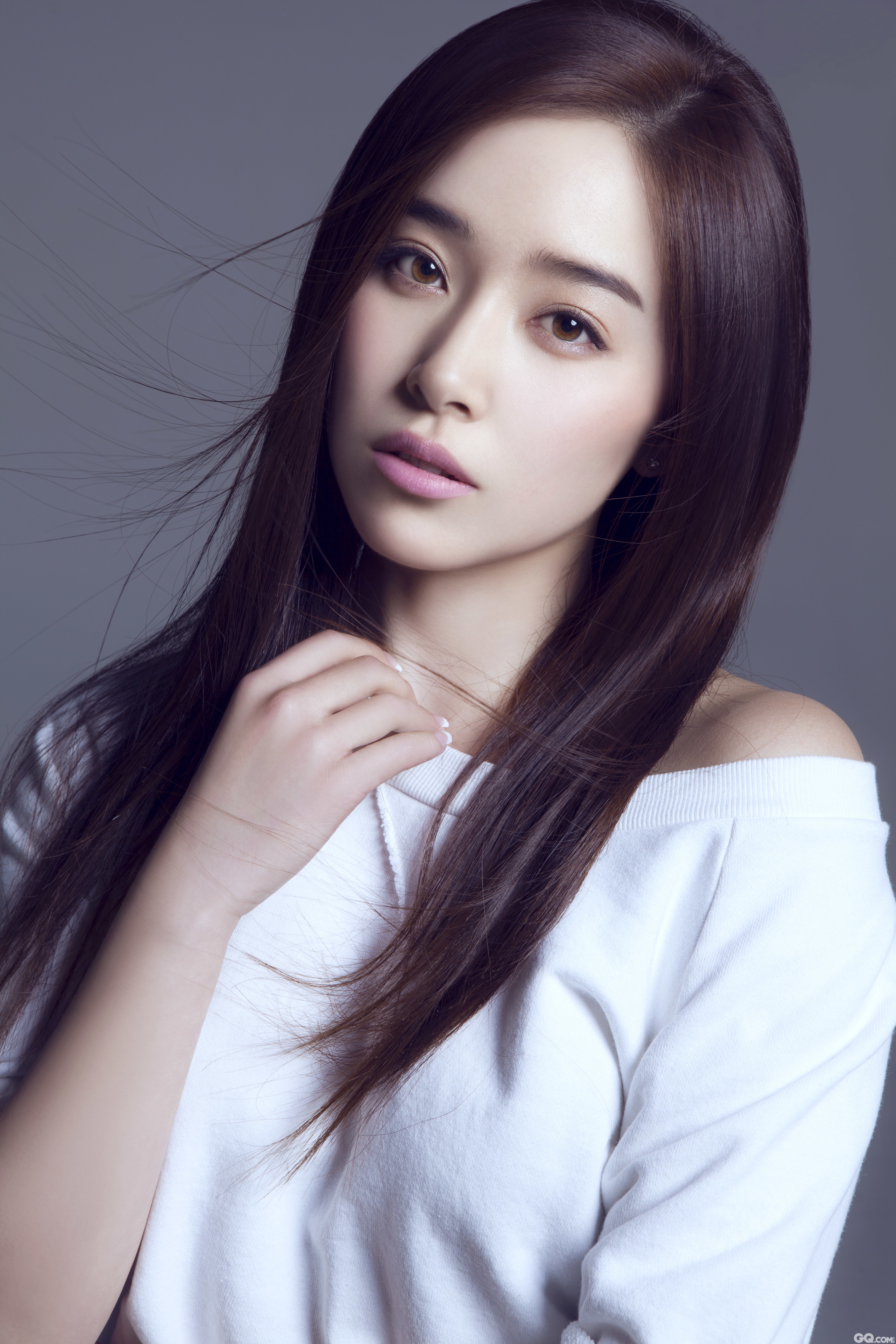 阚清子是中国内地新生代女演员，毕业于北京电影学院表演系。2009年，还在北京电影学院上学的阚清子参演电视剧《娘妻》，正式出道。