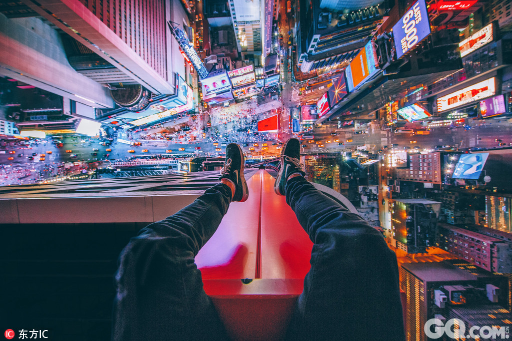 爬上纽约,伦敦,香港和迪拜等地的高楼,拍摄了一系列站在城市之巅俯视