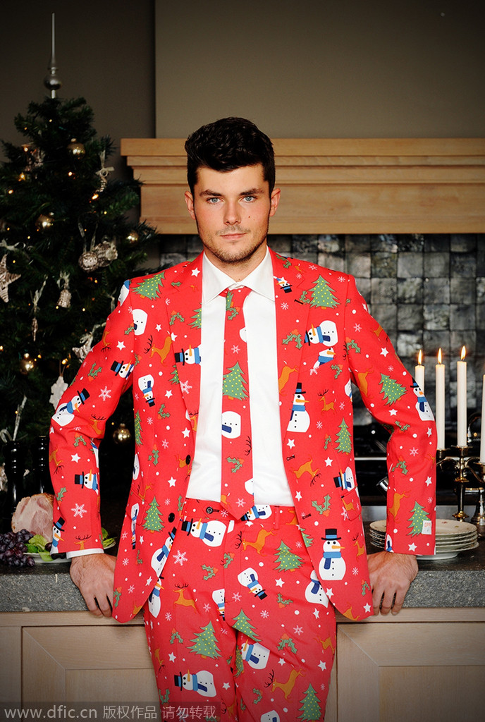 美国推出恶俗圣诞套装， 圣诞树雪人图案闪瞎眼。