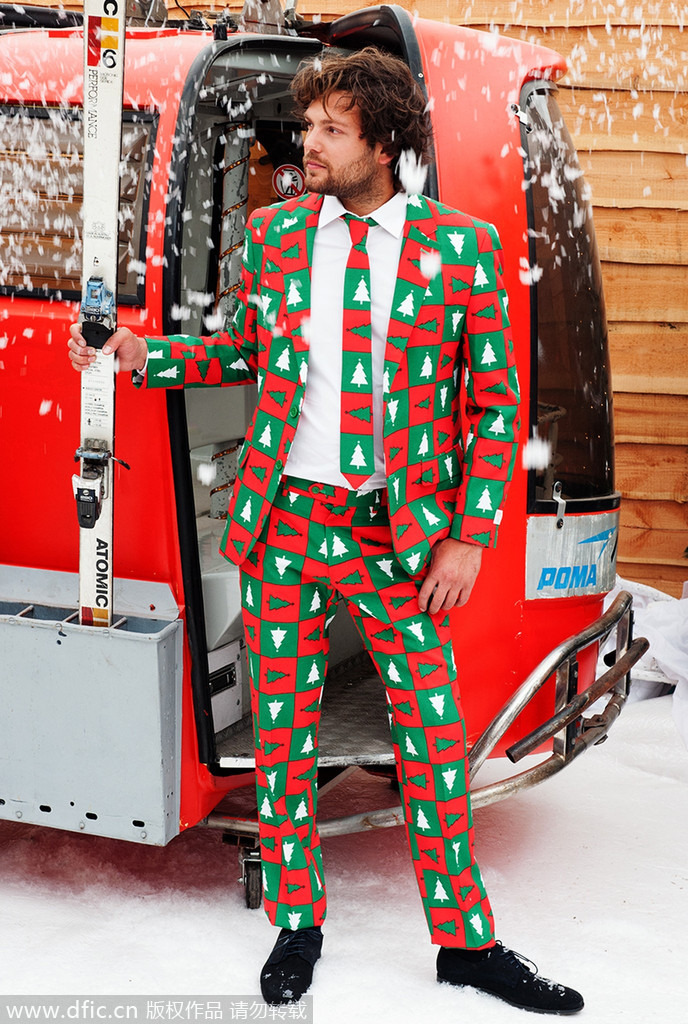 美国推出恶俗圣诞套装， 圣诞树雪人图案闪瞎眼。