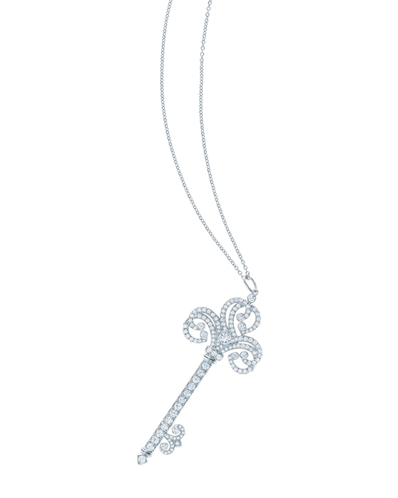 2015年情人节，Tiffany & Co.蒂芙尼温情呈献Tiffany Enchant Heart系列璀璨珠宝，绽放世间至臻美钻的极致光芒。此系列的设计灵感源自19世纪奢华庄园或气派宅邸的精致门饰图案。