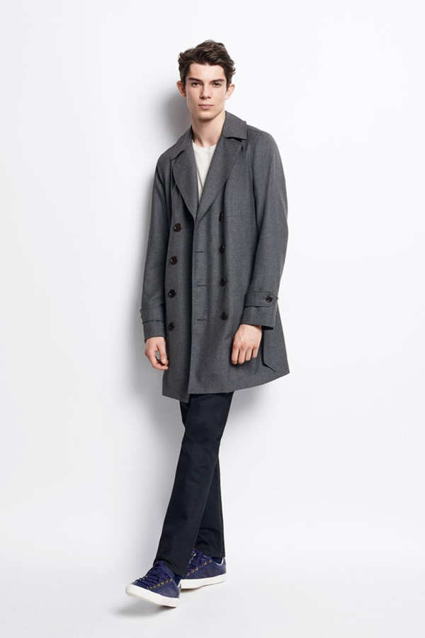 GANT Rugger推出的2016早春系列，延续了航海主题，命名为“Modern Marin”。这一系列包含了以放松态度为主的核心系列，采用了炭灰色与蓝色作为主色调。GANT混合了休闲与正式的两种态度，从运动轻型夹克到半正式晚礼服，材质上也是多种多样，包括牛仔、斜纹棉，羊绒等。