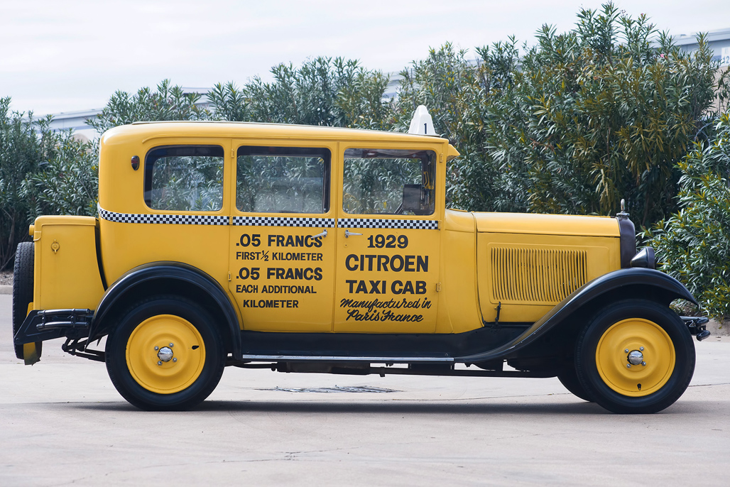 1929年，法国人的Citroën Type C6 Berline Taxi。