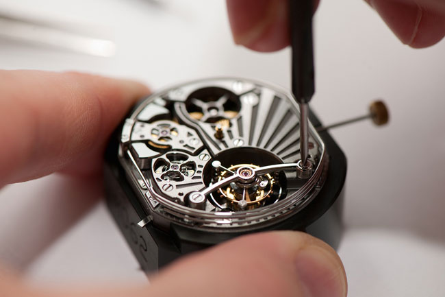 宝格丽表厂目前已精通所有腕表制造程序及工艺，完全独自生产各种钟表精品，这正是国际顶级品牌所应具备的实力。