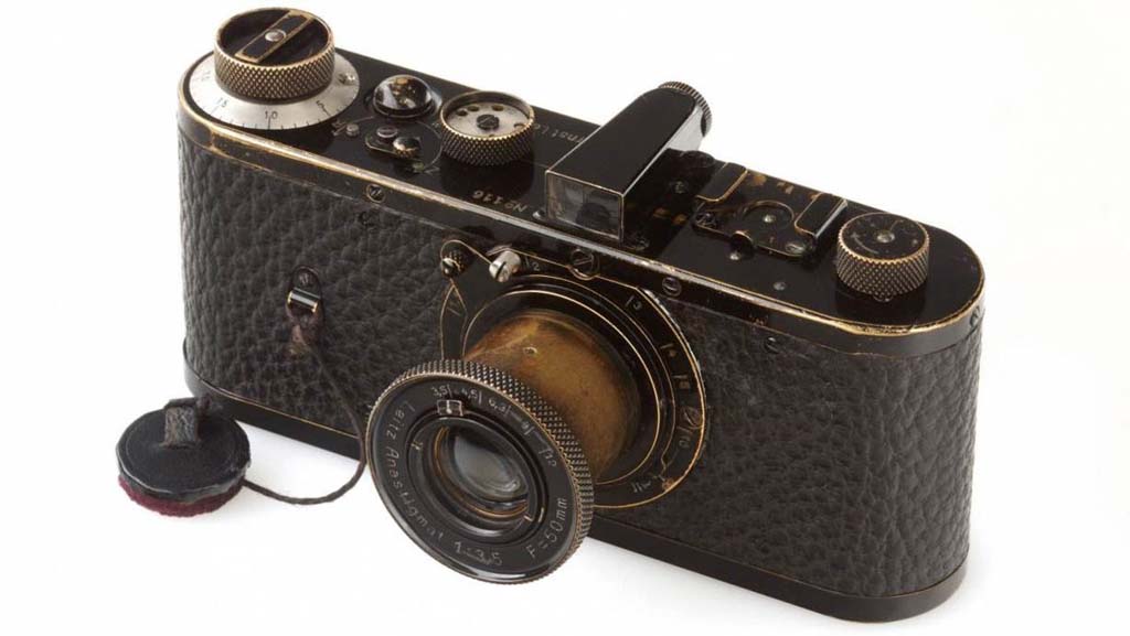 NO.5最贵的相机——　leica 0-Series
世界上最贵的手机是在维也纳的WestLicht Photographica拍卖会上完成的，0系列相机是徕卡1923年生产的，一共才25台，所以物以稀为贵，价格果然很贵。
参考价格：216万欧元　
