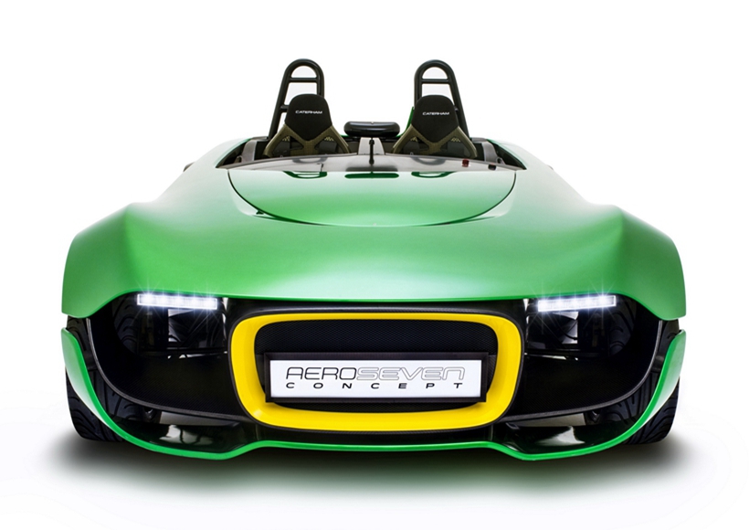 作为少有的卡特汉姆概念车型，这辆AeroSeven Concept的造型可谓是绝对的目光收集者。类似钢铁侠一样的拟人化前脸造型搭配上绿色漆面，让人不禁联想起绿灯侠这位超级英雄。