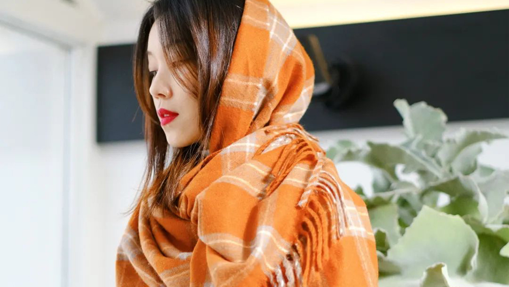 这个寒冬,跟着Lisa虞书欣一起玩转围巾的7种花式系法吧 这个寒冬,跟着Lisa虞书欣一起玩转围巾的7种花式系法吧