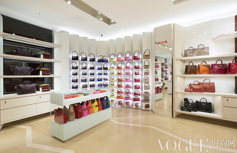 银泰网官网,北京苹果手机维修点,愿青山见我应