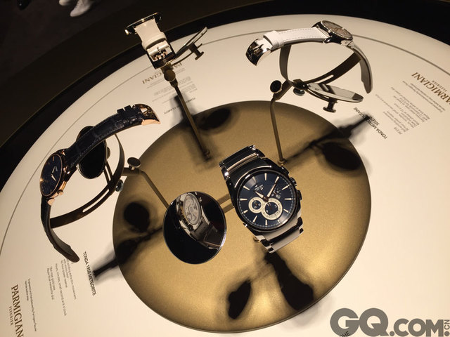 2016SIHH日内瓦表展上,桌上摆着的是帕玛强尼从创立至今20年中，所创作的机芯、腕表，集中体现了帕玛强尼在业界领先的技术