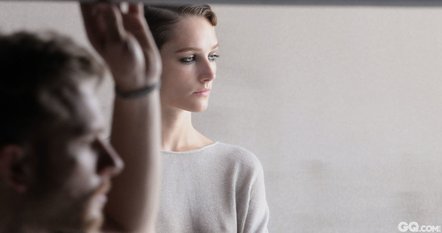 2015年1月8日，米兰讯——我们欣然宣布Giorgio Armani推出2015春夏系列广告大片，该广告大片由索威•桑德波（Sølve Sundsbø）在伦敦掌镜拍摄。