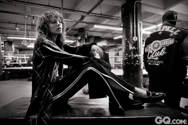 当地时间2016年8月16日，近日，Rag & Bone 2016秋冬广告大片发布，超模Abbey Lee Kershaw与Freja Beha Erichsen携手演绎。
