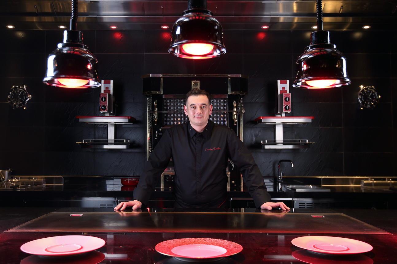 米其林指南摘星最多的厨师Joël Robuchon 在沪餐厅又摘两星