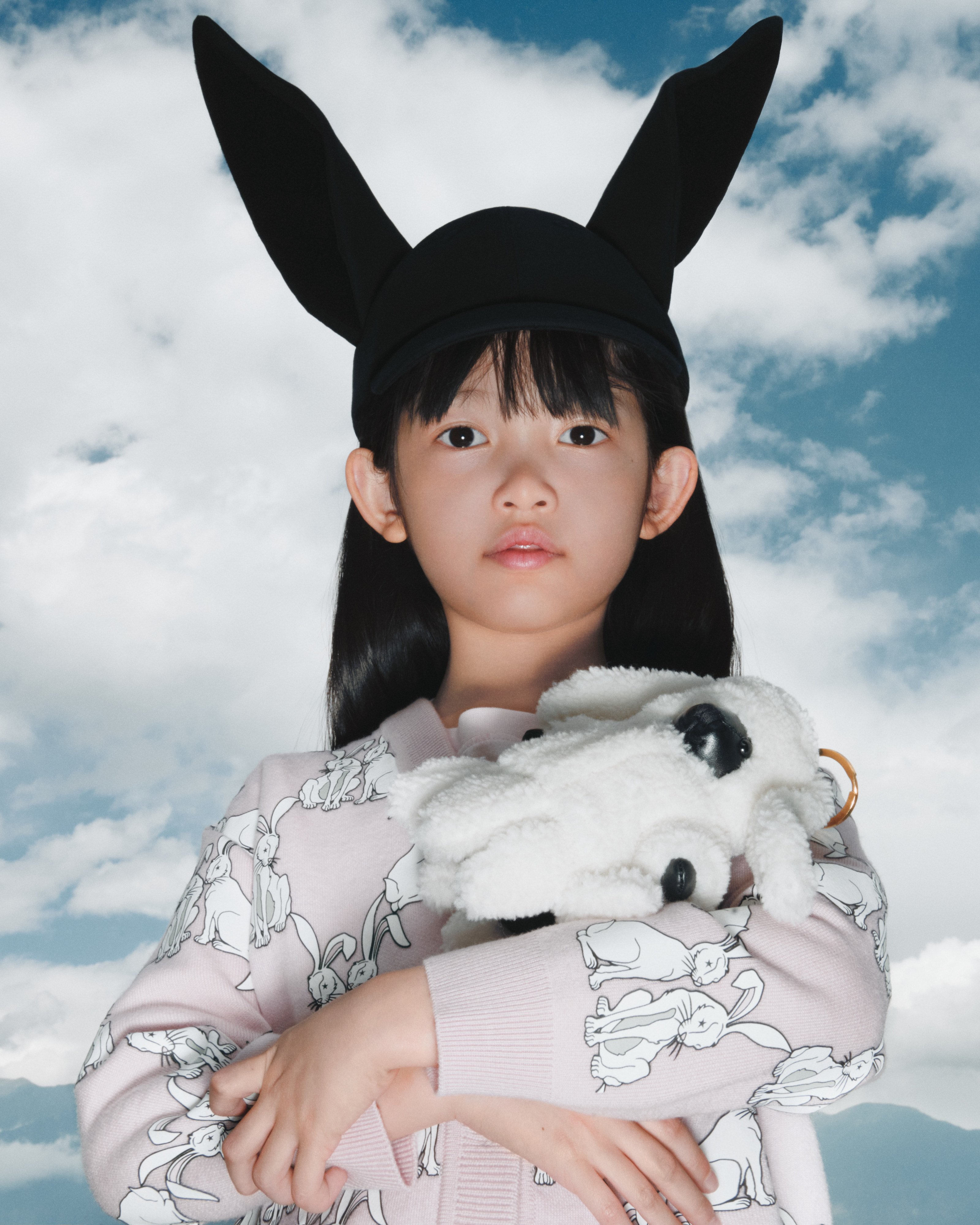Burberry隆重发布2023兔年新禧贺岁广告大片 