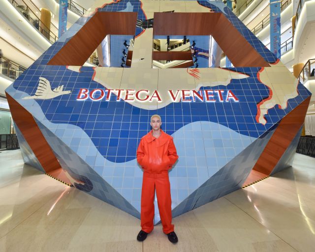 BOTTEGA VENETA 恒隆广场限时店盛大开幕，向 ‘在路上’的精神致敬