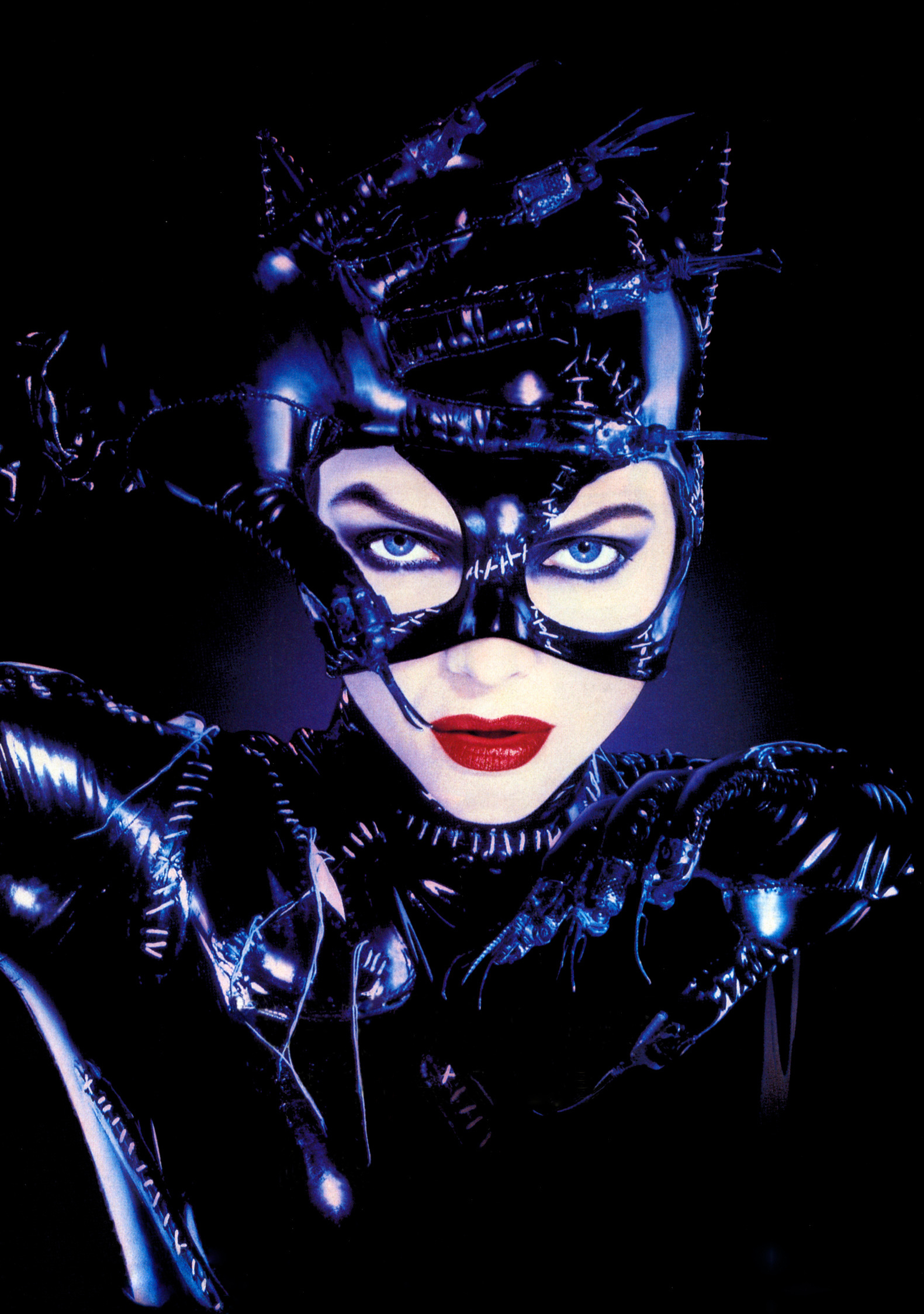 虽然《蝙蝠侠:黑暗骑士崛起》里安妮·海瑟薇的猫女十分惊艳,但要说最