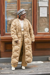 今年冬天这件中长款绗缝棉服才是团宠，保暖又时髦！