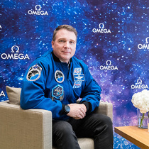 欧米茄携手NASA宇航员特里·弗茨 (Terry Virts) 致敬超霸系列的太空传奇