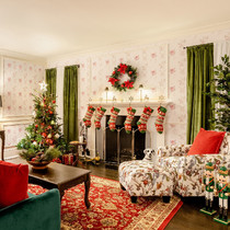 圣诞氛围拉满，Airbnb爱彼迎邀你住进《小鬼当家》原版取景地-旅行度假