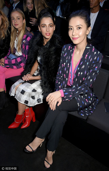 【图】伦敦2018春夏时装周 高圆圆、奥利维亚·巴勒莫(Olivia Palermo)助阵Emporio Armani专场秀_星话题_名流派对
