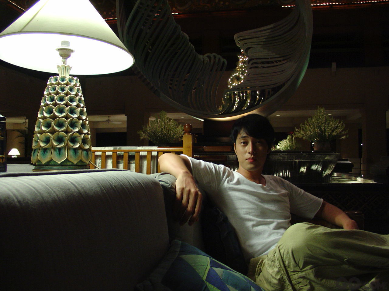 2004年与赵寅成、河智苑共同主演《巴厘岛的故事》，该剧收视率也不错。
