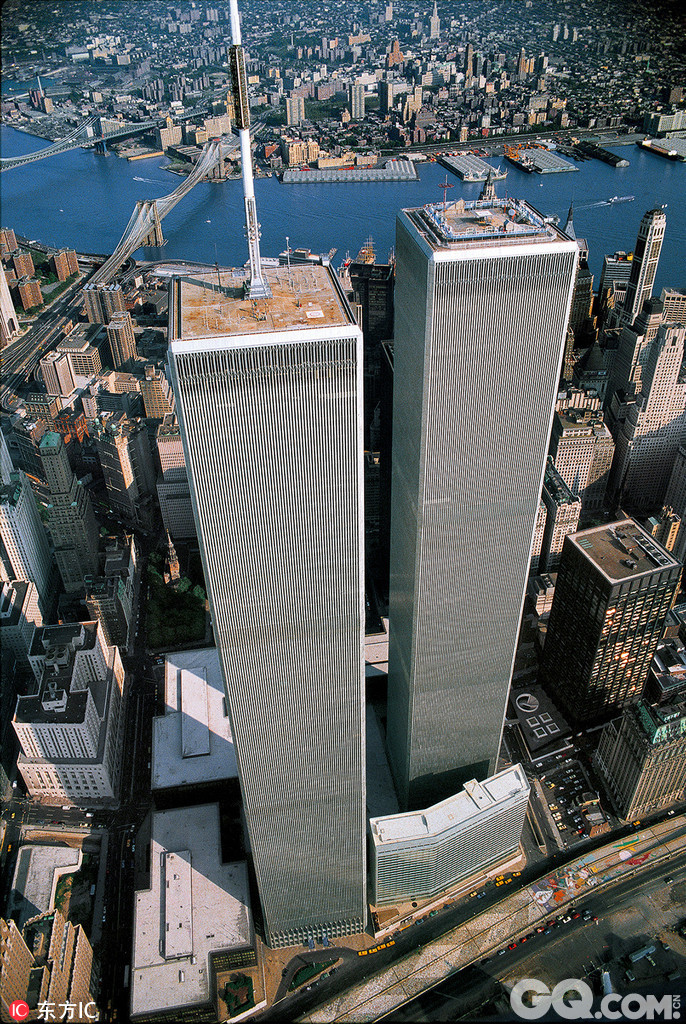 美国世贸双子塔高度图片