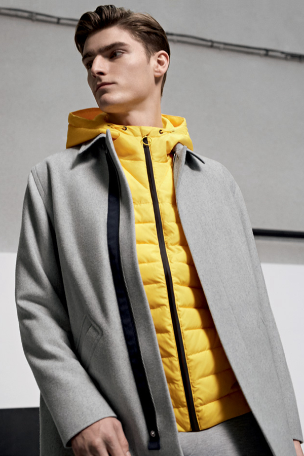 法国品牌Lacoste Live推出了2016秋冬男装型录，羊毛翻领夹克衫，羊毛外套，还有色块拼接的外套，各具特色。剪裁精细，款式前卫的日常休闲装，适合年轻一代穿着。