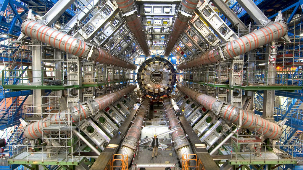 瑞士的强子对撞机成为BBC推出的虚拟现实的“当家花旦”，由欧洲物理实验室和位于日内瓦的物理粒子研究所牵头，可以通过BBC平台感受360度的强子对撞机。