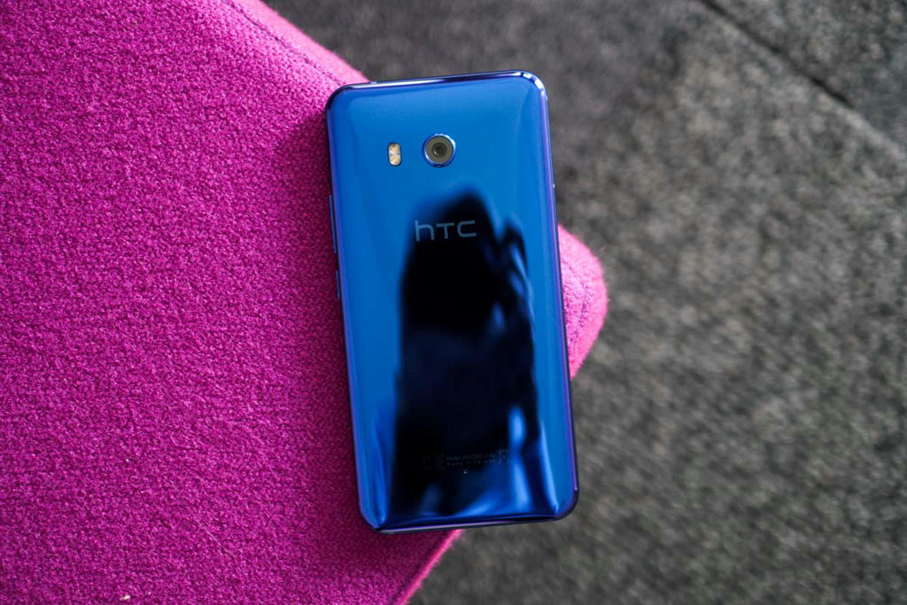 NO.5
HTC 尽管年初HTC公司已经公布了U11、U play和U Ultra三款产品，面对IFA的巨大商机，HTC仍旧没有丝毫放松。一款名为U11 life的产品，携带着高通骁龙660处理器和Android7.1.1操作系统将于此次大会上闪亮登场。
