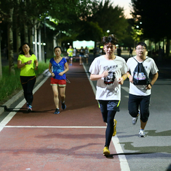 鹿晗运动季之“Light Run+1”荧光跑  京城盛大开跑