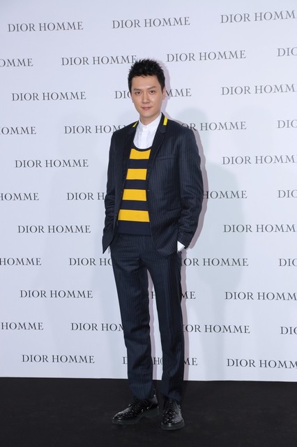 著名演员冯邵峰身着Dior Homme 2015 夏季系列绅士亮相