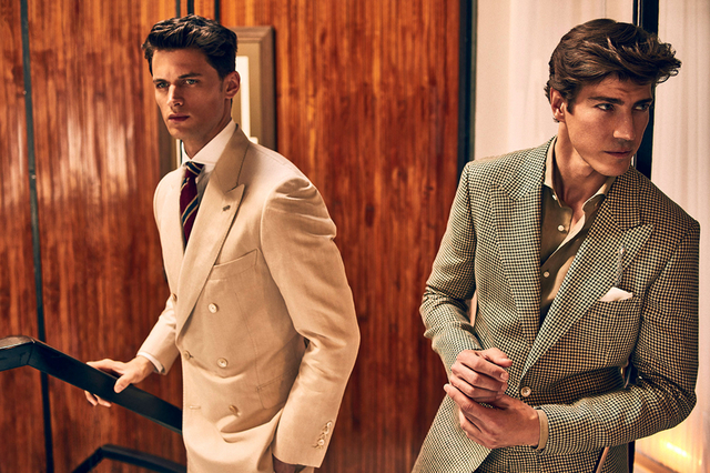 Massimo Dutti推出了夏季个人定制系列男装。经典的三件套西装，复古的风格，绅士的风度显露无疑。中性色的柔和，搭配柔和的日光，温文尔雅的气质，被西装衬托着，从容而得体。