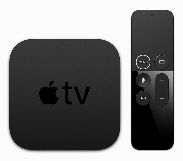 新推出的 Apple TV 4K，对 Siri Remote 进行了细微的重新设计，“菜单”按钮外新增了一个白色的圆圈。