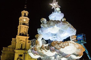 立陶宛的超梦幻云朵圣诞树