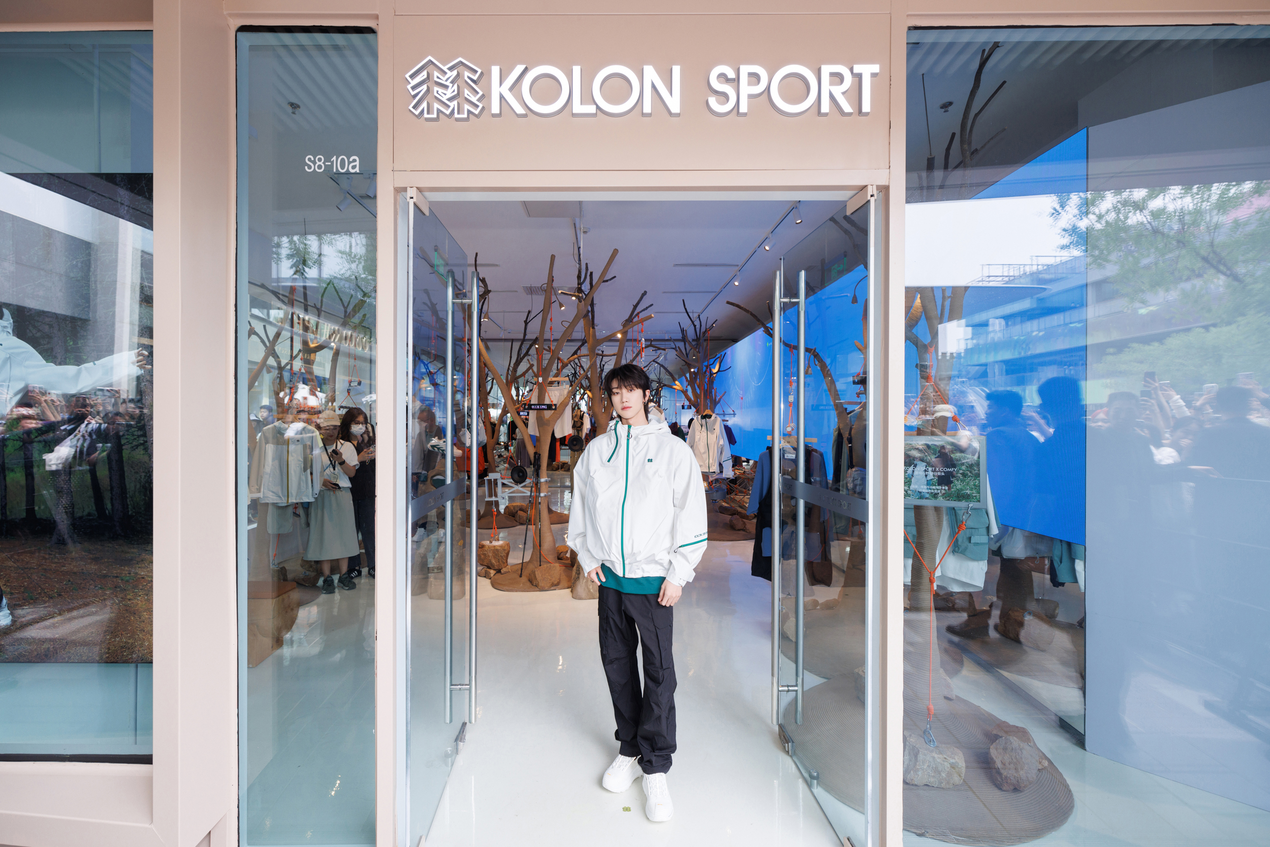 KOLON SPORT 可隆进驻三里屯太古里 徐明浩现身演绎全新徒步鞋MOVE ALPHA