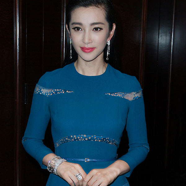 李冰冰佩戴chaumet尚美巴黎高级珠宝出席上海国际电影节