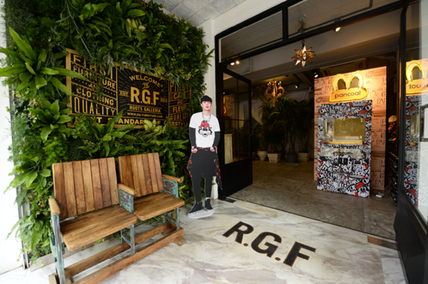 韩国潮牌pancoat x r.g.f跨界打造沪上潮萌studio