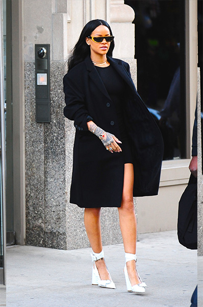 蕾哈娜街拍新风尚叠加的魅力