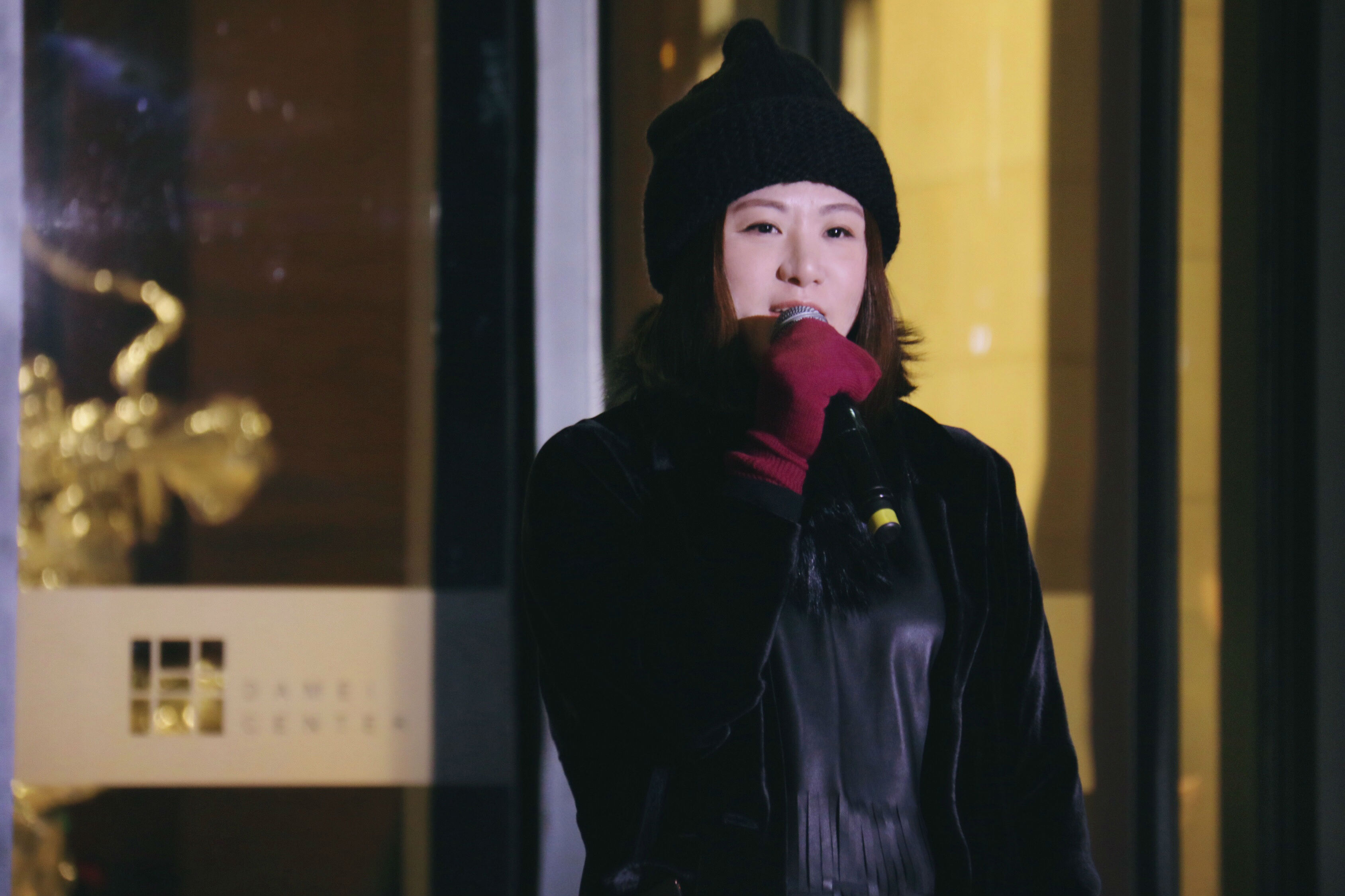 达美中心业主代表唐人影业蔡艺侬女士讲话