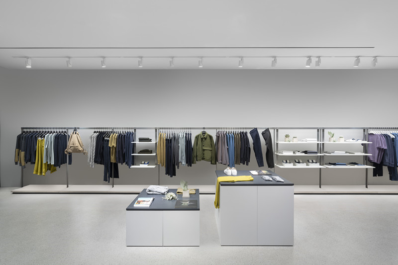 cos全球首间男装专门店现已于北京三里屯开幕