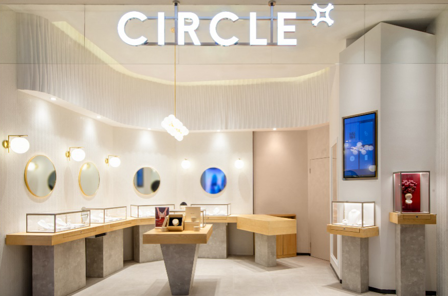 近日,传承"一生一事"匠心精神的珠宝品牌circle于上海港汇恒隆广场