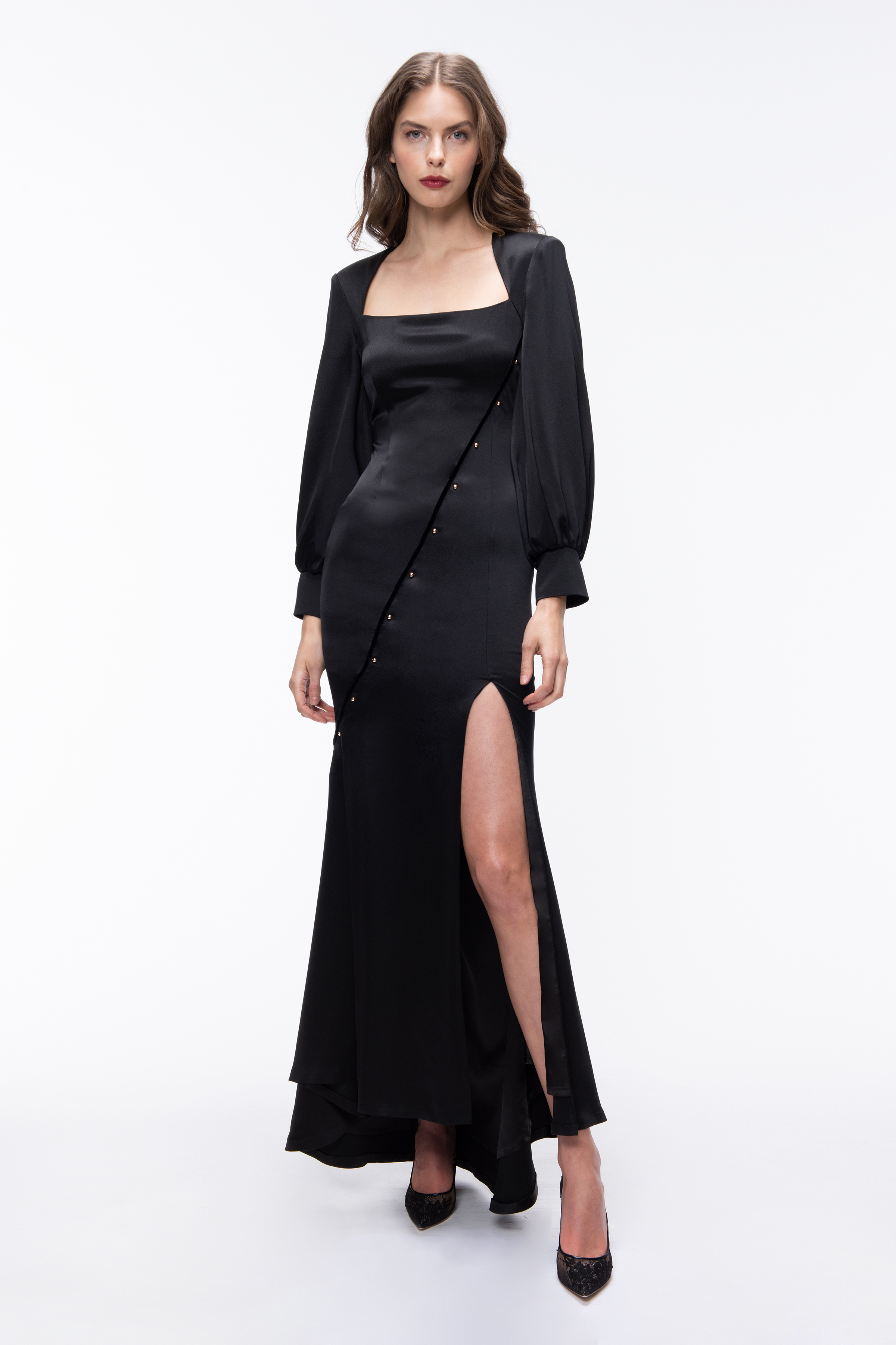 vivienne hu秋冬2021纽约时装周线上大秀"暗流汹涌,突破觉醒"