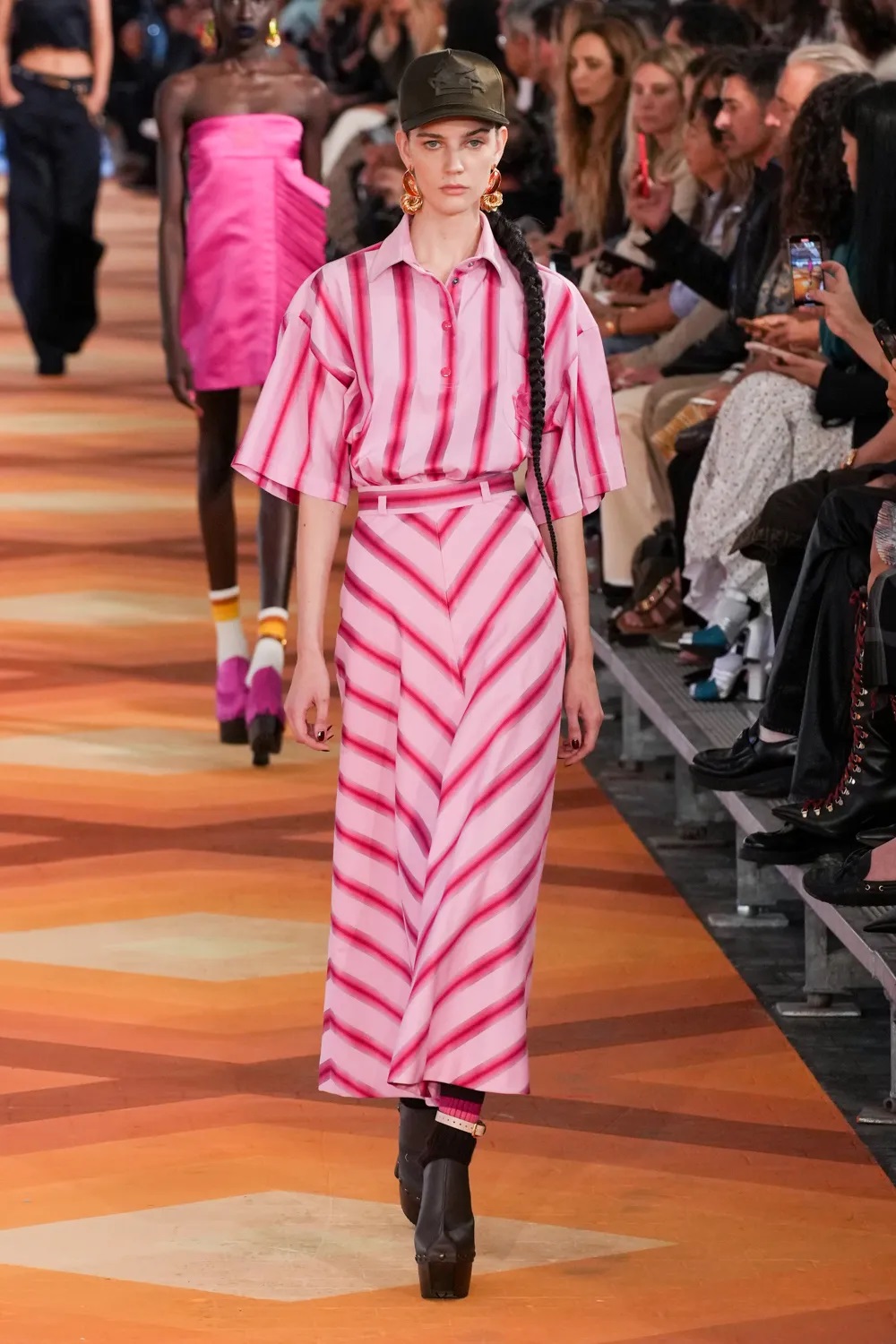 etro发布2023春夏女装系列