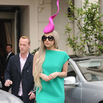 Lady Gaga生日快乐，震动时尚界的50个传奇造型
