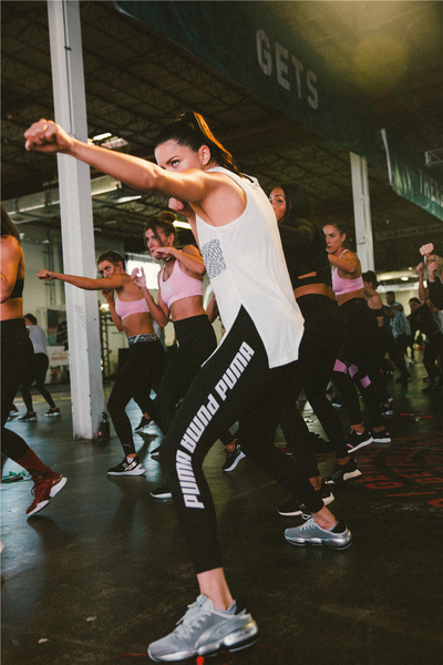 国际超模阿德里亚娜·利马联手世界飞人尤塞恩·博尔特 点燃puma训练