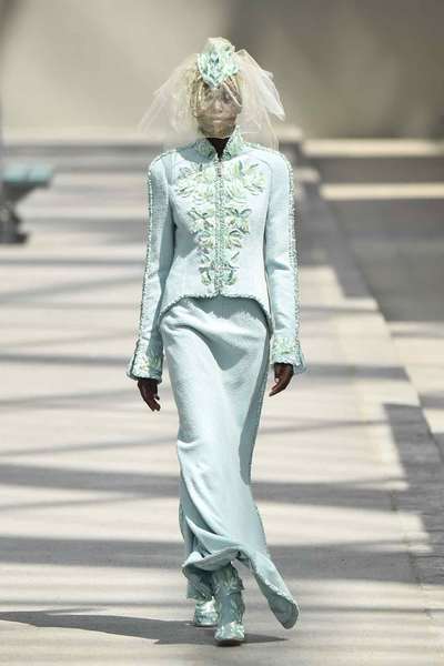 vogue时尚百科:白色婚纱