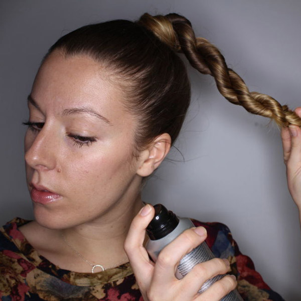 教你diy秀场最潮最火的双螺旋马尾辫