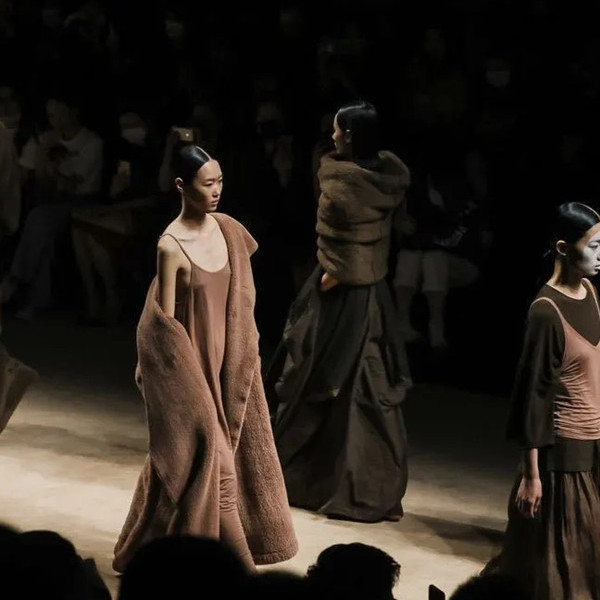 引领发展 叩问未来 21春夏上海时装周圆满落幕